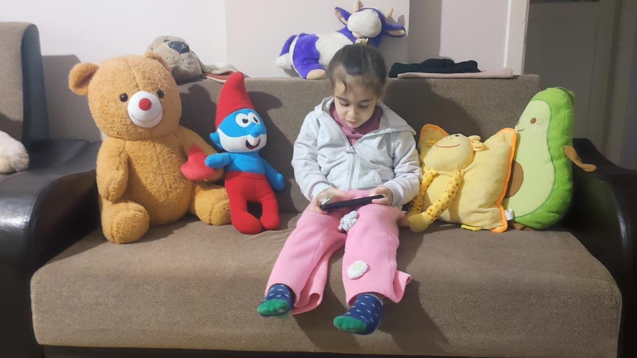 Küçük kızın burnundan çıkan şoke etti!