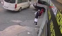 Türk bayrağına saldırdı yakalanınca aptala yattı!