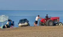 Antalya kumsalında "yok artık" dedirten görüntüler!