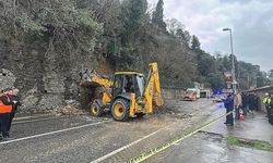 Üsküdar'da istinat duvarı çöktü