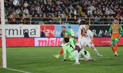 Lider Galatasaray 3 puanı kopardı ve aldı