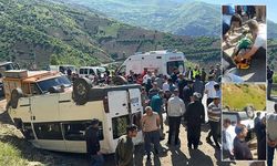 Hakkari'de öğrenci servisi takla attı!