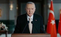 Cumhurbaşkanı Erdoğan: Muhalefetin saplandığı popülizm bataklığını ibretle takip ediyoruz