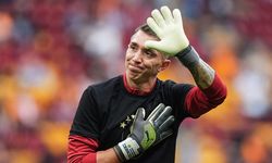 Fernando Muslera herkesi atlatarak ayrıldı