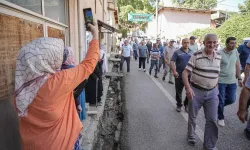 Kadınlar yönetime el koydu! Erkeklerin köye girişi yasaklandı