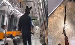 İstanbul'da panik anı! Tavşan kostümü ve tüfekle metroya bindi