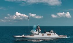 Mavi Vatan'da gövde gösterisi! TCG İSTANBUL'dan ateşlendi