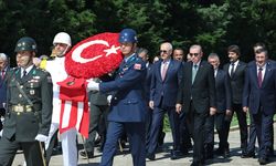 Erdoğan Anıtkabir'de! "100 yıl sonra da boş durmuyorlar"
