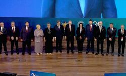 AK Parti'ye katılan yeni isimler! Rozetlerini Erdoğan taktı