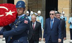 Cumhurbaşkanı Erdoğan Anıtkabir'de! "Tarihi adımlar atıyoruz"