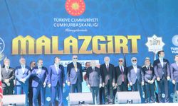 Malazgirt’te Erdoğan ve Bahçeli’ye anlamlı hediye