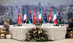 Erdoğan, Meloni ve Dibeybe'yi kabul etti! Dikkat çeken masa detayı
