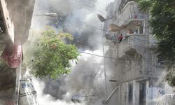 İsrail, Gazze'de Filistin Kızılayı karargahını bombaladı