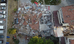 Balıkesir depreminde yıkılan bina ile ilgili 2 gözaltı