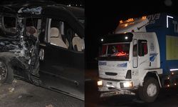 Kamyon ile kamyonet çarpıştı! Ölü ve yaralılar var