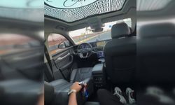 Magandalığın böylesi! Trafiği tehlikeye attılar