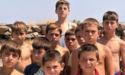 Bu göle girenlerin saç rengi değişiyor! Kışın Ronaldo yazın Osimhen