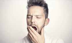 Esnerken boynu kırıldı! Vücudunun yarısı felç oldu