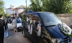Başkan makam arabasını gelin arabası yaptı