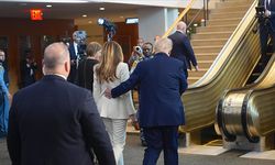 BM'de aksilikler Trump'ı buldu: Merdiven bozuldu, sorumlu açıklandı