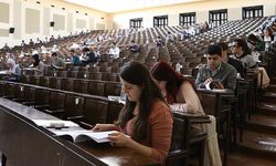 Belediye başkanı duyurdu! Yeni üniversitelilere burs desteği
