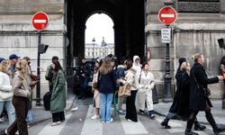 Louvre Müzesi'nde Fransa'yı ayağa kaldıran soygun!