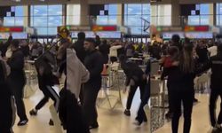 'Ne bakıyorsun?’ kavgasında sandalyeler havada uçuştu!
