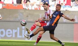Başakşehir Antalyaspor'a gol oldu yağdı