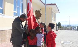 Öğrencilerin "vatan ve bayrak" sevgisi yürekleri ısıttı