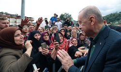 Erdoğan cuma namazını kıldı! Vatandaşlarla sohbet etti