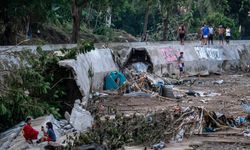 Süper tayfun Filipinler'i vurdu! 1 milyon kişi tahliye edildi