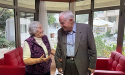 Film gibi olay! 70 yıl sonra öğretmeniyle huzurevinde karşılaştı