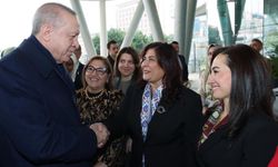 CHP'den AK Parti'ye geçen Özlem Çerçioğlu’ndan Erdoğan’a anlamlı hediye