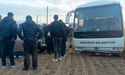 Öğrenci servisi ile kamyonet çarpıştı: Çok sayıda yaralı var