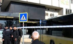 İETT otobüsü börekçiye daldı