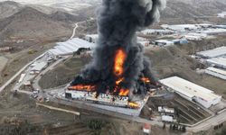 Kimya fabrikasında yangın