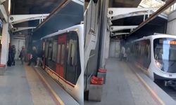 Panik anlar! Metro vagonu raydan çıktı