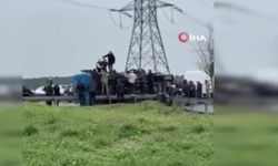 İstanbul'da cezaevi aracı devrildi