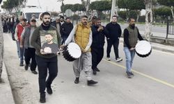 Cenazesi davul zurnayla uğurlandı! Şaşkına çeviren an