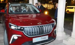 Cumhurbaşkanı Erdoğan mevkidaşı Sisi'ye Togg hediye etti