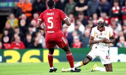 Kolu kırılan Osimhen'den açıklama! Ne zaman sahalara dönecek?