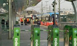 İstanbul'un tam kalbinde tramvay, tramvaya çarptı!