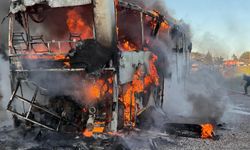 Yolcu otobüsü seyir halindeyken alev topuna döndü