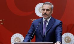 Katar ve Türkiye'den kardeş ülke Pakistan'a tam destek