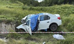 Kastamonu’da feci kaza! Otomobil istinat duvarına çarptı