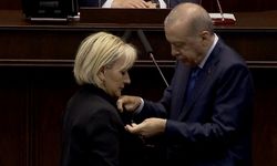 CHP'den istifa etmişti, AK Parti'ye katıldı! Rozetini Erdoğan taktı
