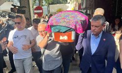 Özgür Özel tabuta omuz verdi