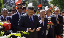 Mustafa Çiftçi'den anlamlı ziyaret! Şehitler için dua etti