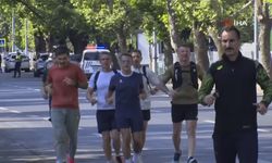 Macron Ankara sokaklarında! Görenler dönüp bir daha baktı