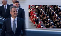 Miçotakis'e verdiler mehteri! Sosyal medya bunu konuşuyor